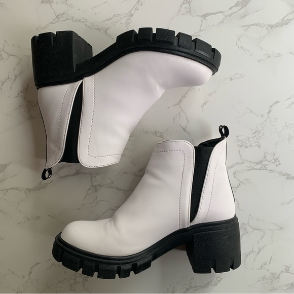 True Religion Shoes - True Religion White Slip On Platform Heel Ankle Boots | Size 6.5